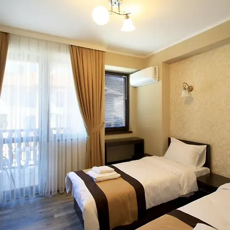 Pensión тони 3*