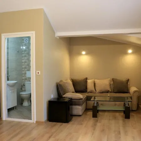 Konukevi тони 3*