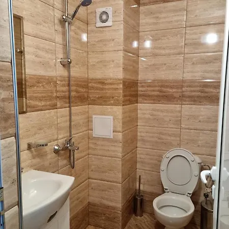 тони 3* Ζλάτογκραντ