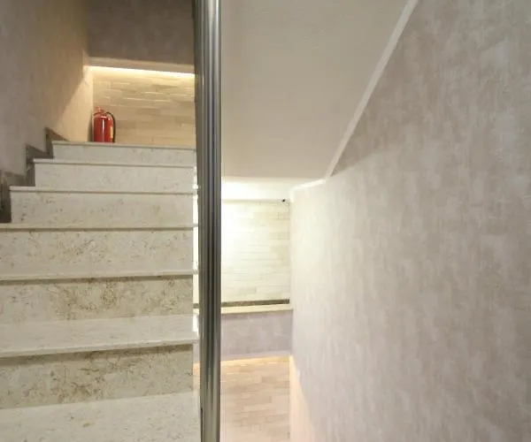 тони Pensión 3*