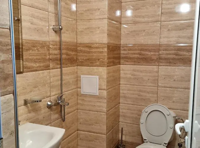 тони 3* Złatograd